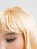 Platin Altın Dore Renk Uzun Düz Parti Peruğu thumbnail 4