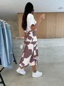 Kadın Kısa Kollu Bisiklet Yaka Viskon Bluz Ve Desenli Süprem Etek Ikili Takım thumbnail 4