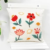 Beyaz Kumaş Punch Nakışlı Dekoratif Kırlent Kılıfı 45 X 45 Cm thumbnail 1