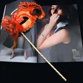 Kırmızı Işıltılı Tutmalı Fotoğraf Çekimi Maskesi 18x29 Cm - 4