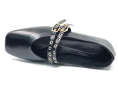 Feles Çift Kemer Detaylı Küt Burun Kadın Babet Ayakkabı thumbnail 4