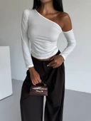 Omuz detaylı kollu bluz beyaz f2336 thumbnail 3