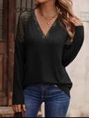 Kadın Uzun Kollu V Yakalı Dantel Detaylı Viskon Bluz thumbnail 1