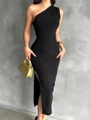 Kadın Tek Omuzu Açık Büzgülü Yandan Yırtmaçlı Uzun Sandy Elbise thumbnail 4