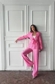 Pembe Beli Kuşaklı Ceket Ve Pantolon Parlak Takım thumbnail 3