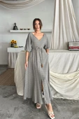 V YAKA BEL BONCUK BAĞLAMALI MÜSLİN ELBİSE YIRTMAÇ DETAYLI - Gri thumbnail 4