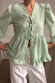 KETEN BLUZ ÖNDEN BAĞLAMALI FIRFIR DETAYLI - Yeşil thumbnail 2