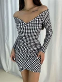 Kadın Kazayağı Desenli Kruvaze Yaka Mini Krep Elbise thumbnail 2