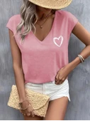 Kadın Kısa Kollu V Yakalı Kalp Baskılı Viskon Bluz thumbnail 2