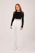 Bol Paça Piliseli Beyaz Pantolon thumbnail 1