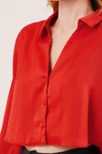 Saten Crop Model Kırmızı Gömlek thumbnail 3