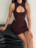 Göğüs Ve Yanlar Dekolteli Kolsuz Boy Elbise - Kahverengi thumbnail 3