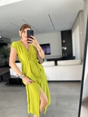 Kadınn V Yaka Düğme Detay Kuşak Dahil Elbise thumbnail 2