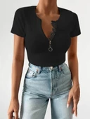 Kadın Beyaz Yaka Dantel Ve Fermuarlı Kaşkorse Bluz thumbnail 1