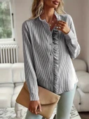 Kadın Uzun Kollu Fırfır Yakalı önden Düğmeli çizgili Burgu Gömlek thumbnail 3
