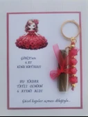 32 Adet Kişiye Özel 6 Ay Kına Hatırası Kırmızı Anahtarlık ve Paketlenmiş Kına Dağıtmalık Hediyelik thumbnail 1