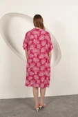 Viskon Palmiye Desenli Elbise-Fuşya thumbnail 2