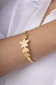 5 Yapraklı Altın Kaplama Kadın Çelik Kelepçe Bileklik thumbnail 3