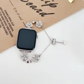 Apple Watch Seri 4 5 6 7 8 9 10 44-45-46mm Çiçekli ve Kalp Zincir Detaylı Bileklik Tasarım Kordon Gümüş - 9