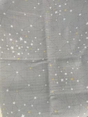 80 x 90 Unisex Bebek Battaniyesi – Gri & Sarı Yıldız Desenli Müslin - 4