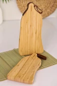 Bambum 2'li Bambu Ahşap Kesme ve Sunum Tahtası – Askılı Doğrama Tahtası Seti thumbnail 3