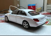 Oyuncak Metal Model Araba 1/36 Çek Bırak Mercedes Benz E Class Beyaz thumbnail 2