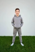 Kapüşonlu ve Kanguru Cepli Gri Renk Erkek Çocuk Eşofman Takım - 1