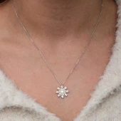 Gümüş Kar Tanesi Kadın Kolye thumbnail 6