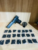 Büyük Boy 30x15 Cm Şarjörlü Boncuklu Plastik Silah 1 adet+ 1 adet hedef +  21 adet plastik boncuk thumbnail 1