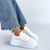 Natte Beyaz Cilt Bağcıklı Spor Ayakkabı thumbnail 4