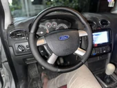 Focus 2.5 Araca Özgü Dikmeli Direksiyon Kılıfı Nokta Karbon Siyah İpli thumbnail 3