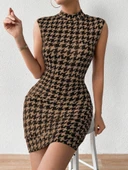 Kadın Yarı Balıkçı Yaka Kolsuz Desenli Kısa Dalgıç Elbise - 1