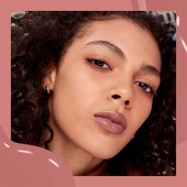 Maybelline New York Super Stay Vinyl Ink Uzun Süre Kalıcı Likit Parlak Ruj 120 Punchy thumbnail 3