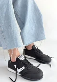 Pabucmarketi Siyah Beyaz Detaylı Bağcıklı Kadın Spor Ayakkabı thumbnail 1