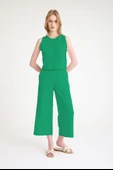 Yazlık Sırt Detaylı Kolsuz Üst Yüksek Bel Kapri Pantolon Yeşil İkili Keten Takım - 1