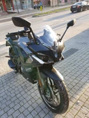 MOTOCAM Bajaj Pulsar RS 200 Siperlik Ön Cam 2015-2025 Model 33cm Şeffaf Renkli 4mm KISA SPOR CAM thumbnail 2