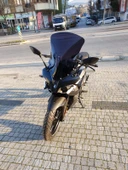 MOTOCAM Bajaj Pulsar RS 200 Siperlik Ön Cam 2015-2025 Model 56cm Siyah Renkli 4mm UZUN CAM thumbnail 3