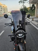 MOTOCAM KTM Husqvarna Svartpilen 250-401 Ön Cam 2020-2025 Model 47cm Siyah Renkli 4mm - 2