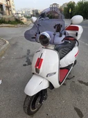 MOTOCAM Küba Brilliant Siperlik Ön Cam 2021-2025 Model 45cm Füme Renkli Elcikli APARATSIZDIR thumbnail 3