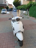 MOTOCAM RKS Bitter Siperlik Ön Cam 2022-2025 Model 43cm Şeffaf Renkli 4mm APARATSIZDIR thumbnail 2