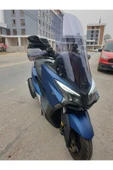 MOTOCAM Kymco Xtown 250 İ Siperlik Ön Cam 2020-2025 Model 83cm Füme Renkli 4mm UZUN CAM thumbnail 3
