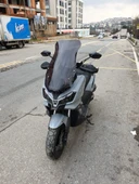 MOTOCAM SYM ADX 300 Siperlik Ön Cam 2024-2025 Model 75cm Siyah Renkli 4mm UZUN CAM thumbnail 3