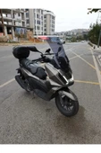 MOTOCAM kymco Skytown 125 Siperlik Ön Cam 2023-2025 Model 72cm Füme Renkli 4mm UZUN CAM thumbnail 2