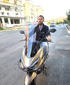 MOTOCAM RKS Newlight PRO Siperlik Ön Cam 2023-2025 Model 68cm açık füme Renkli 4mm ORTA BOYLU thumbnail 3