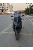 MOTOCAM Yamaha Xmax 250 Siperlik Ön Cam 2023-2025 Model 65cm Şeffaf Renkli 4mm ORTA BOYLU CAM thumbnail 1