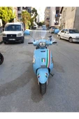 MOTOCAM RKS Bitter Siperlik Ön Cam 2022-2025 Model 43cm Şeffaf Renkli 4mm Elcikli APARATSIZDIR - 1
