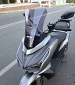 MOTOCAM Sym JET 14 EVO 200 PLUS Siperlik Ön Cam 2023-2025 Model 45cm Füme Renkli 4mm thumbnail 3