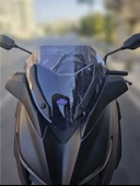 MOTOCAM Yamaha Xmax 250 Siperlik Ön Cam 2018-2022 Model 36cm Füme Renkli 4mm ORİJİNAL BOYLU thumbnail 1