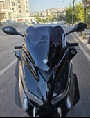 MOTOCAM Yamaha Xmax 250 Siperlik Ön Cam 2014-2017 Model 36cm Siyah Renkli 4mm SPORTİF thumbnail 1