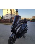 MOTOCAM Yamaha Xmax 250 Siperlik Ön Cam 2014-2017 Model 58cm Siyah Renkli 4mm ORTA BOYLU CAM thumbnail 1